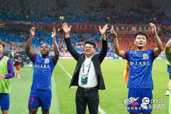 女人把尿口扒开让男人捅