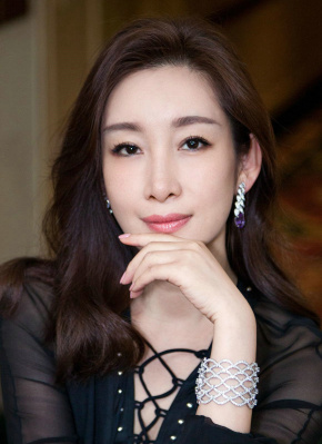 英语老师乖乖挽起裙子